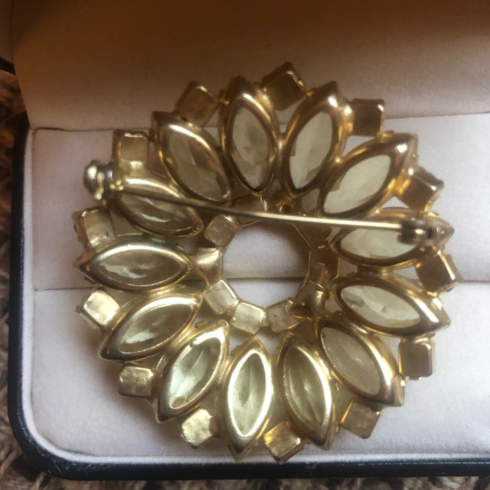 Vintage Gold Tone Rhinestone Brooch - Picture 2 of 9